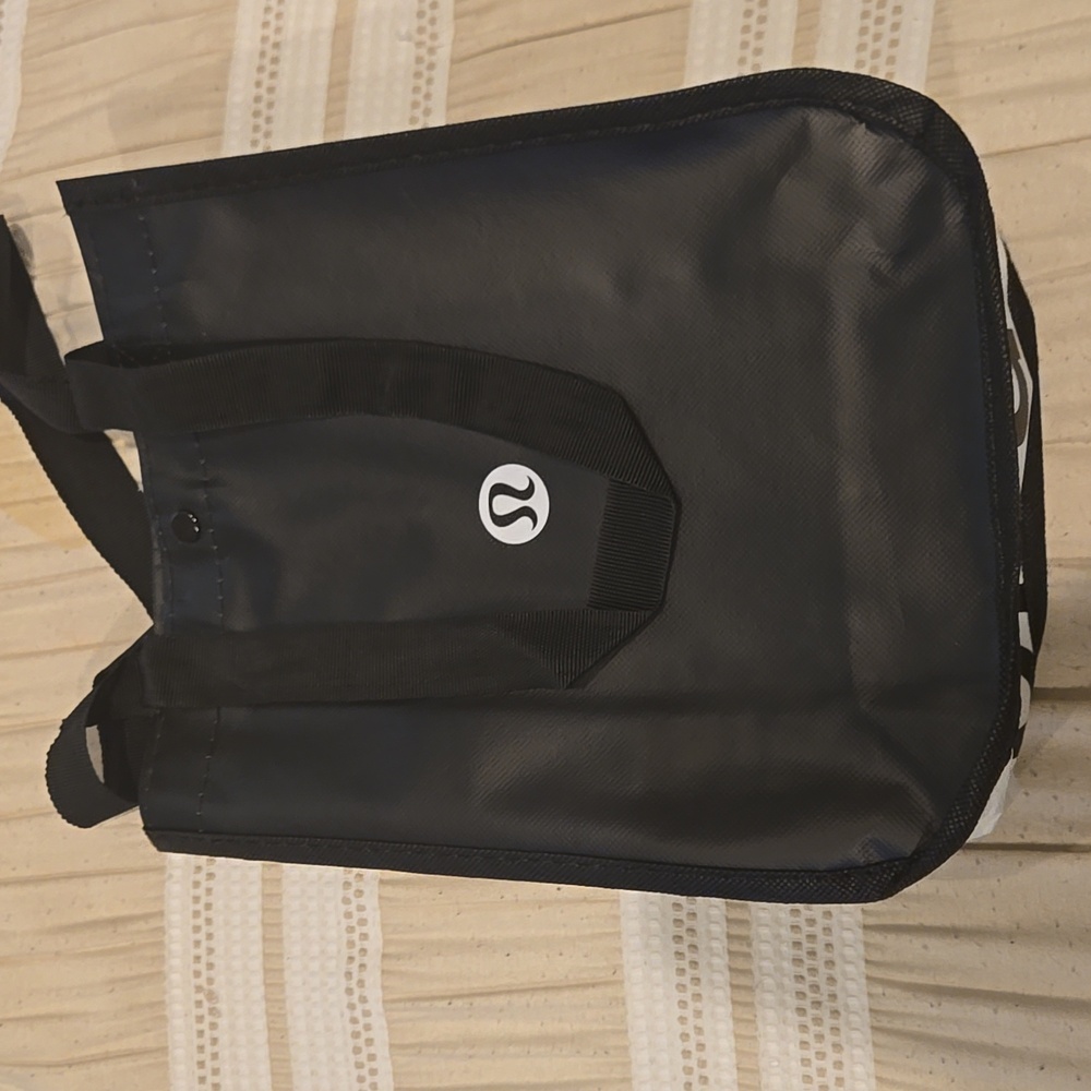 Two Lululemon carry bag - Picture 5 of 8